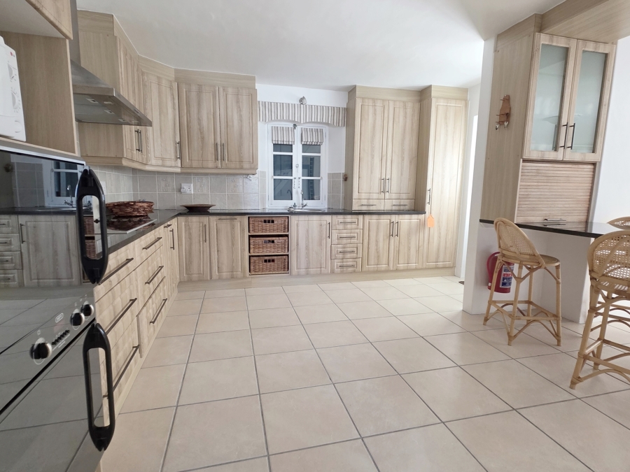 5 Bedroom Property for Sale in Struisbaai Western Cape